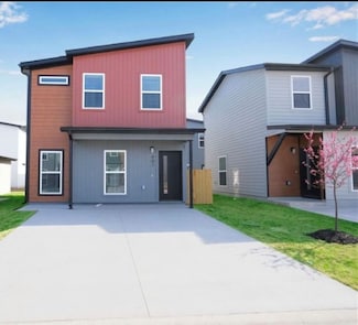 901 Tennessee Ave, Bentonville, AR 72713