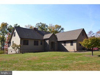 2266 Deer Trail Rd, Coopersburg, PA 18036
