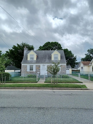 118 Allen St, Hempstead, NY 11550