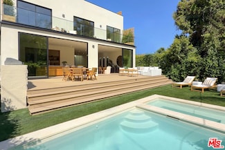 1185 Mcclellan Dr, Los Angeles, CA 90049