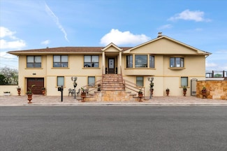121 Atlantic Place S, Island Park, NY 11558