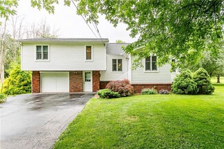2942 Marshall Rd, Medina, NY 14103
