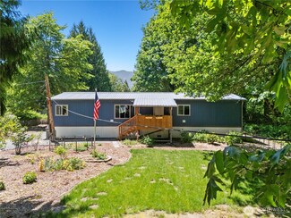 7504 Spruce St, Concrete, WA 98237