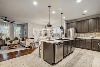 1912 Ridge Creek Ln, Aubrey, TX 76227