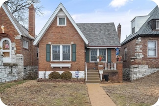 5619 Itaska St, Saint Louis, MO 63109