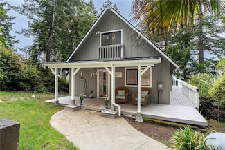 724 W Herron Blvd NW, Home, WA 98349