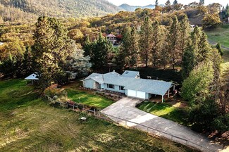 2539 Whitmore St, Talent, OR 97540