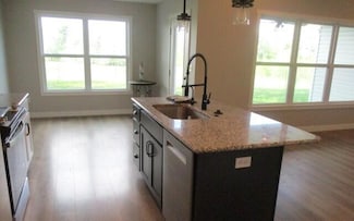 305 E Francis St, Sturgeon, MO 65284