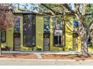 2669 NE Holman St, Portland, OR 97211