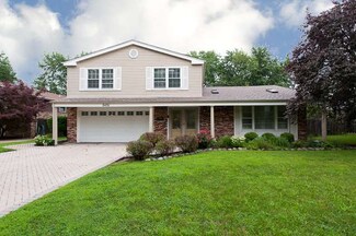 2431 Greenwood Rd, Glenview, IL 60026