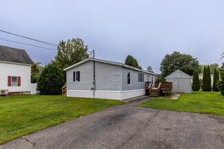 49 Sullivan St, Berwick, ME 03901