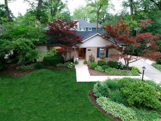 490 White Oak Dr, Naperville, IL 60540