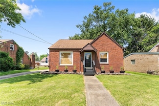 1515 Deville Ave NW, Canton, OH 44708