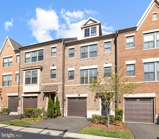3705 Ambrose Hills Rd, Falls Church, VA 22041