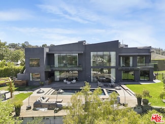 9152 Janice Place, Beverly Hills, CA 90210