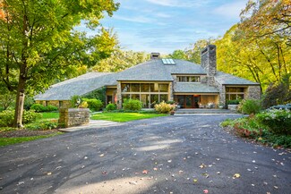 4N995 Grandmas Ln, Saint Charles, IL 60175