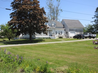 6 Bluenose St, Jonesport, ME 04649
