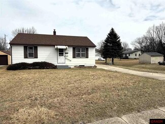 212 212 Linden St, New Ulm, MN 56073