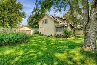 2207 Holloway Ave E, Saint Paul, MN 55109