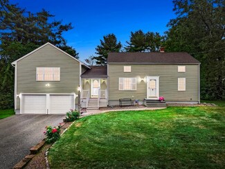 2 Alcott Dr, Northborough, MA 01532