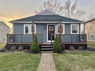 533 Lee Lore Dr, Chippewa Lake, OH 44215