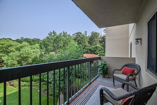 1800 Clairmont Lake Unit 413, Decatur, GA 30033