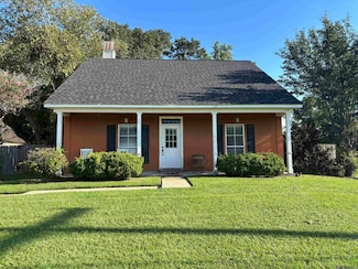 131 Carolyn Ave, Denham Springs, LA 70726