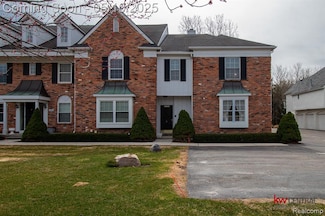 1675 Huntington Park Unit F, Rochester Hills, MI 48309