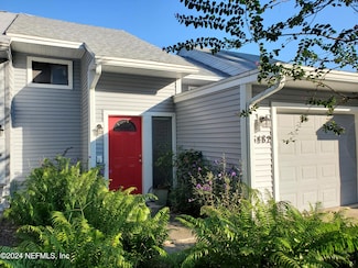 5482 Stanford Rd, Jacksonville, FL 32207