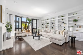 2241 Canyonback Rd, Los Angeles, CA 90049