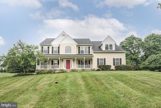 66 Light Farm Dr, Cochranville, PA 19330