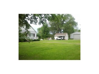 33611 E Corn Spur Rd, Lone Jack, MO 64070