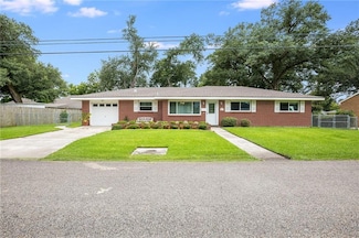 813 Clayton Dr, Norco, LA 70079