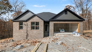 2 Yarrow Cir, Bella Vista, AR 72715