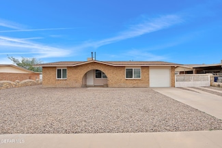 8652 Arboleda Dr, El Paso, TX 79907