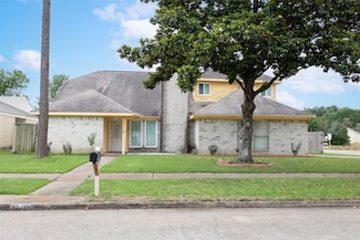 15119 Plaza Libre Dr, Houston, TX 77083