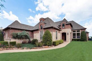 7402 Scenic Dr, Rowlett, TX 75089