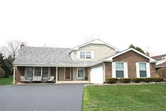 1669 Apache Dr, Naperville, IL 60563