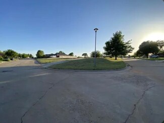 1803 Meadowlake Dr, Woodward, OK 73801
