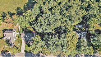 190 Jacaranda Dr, Battle Creek, MI 49015