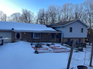 3736 Mount Carmel Dr, Windber, PA 15963