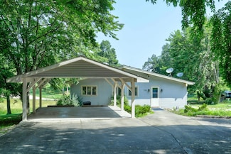 742 W Holly Dr, Santa Claus, IN 47579