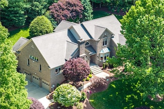 203 Sugarwood Dr, Venetia, PA 15367