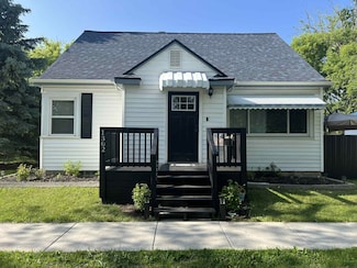 1302 W Thomas St, Bay City, MI 48706
