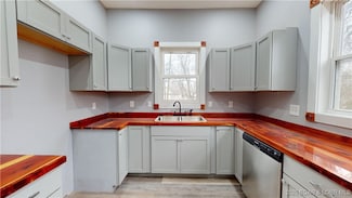 607 E Benton St, Windsor, MO 65360