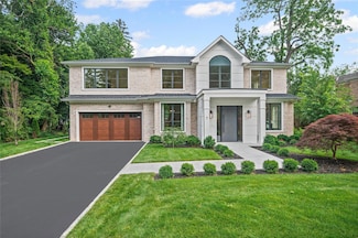 7 Mirrielees Rd, Great Neck, NY 11021