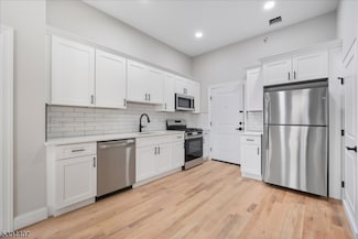 59 High St, Newton, NJ 07860