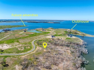 470 Peninsula Dr, Honey Grove, TX 75446