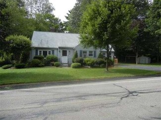 97 Green St, Hopedale, MA 01747