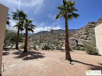2869 La Cadena Ct, Palm Springs, CA 92264